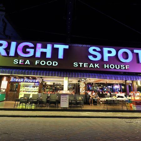 Right Spot Hotel Pattaya Exterior photo